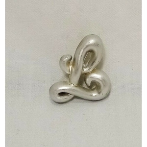 L Initial Letter Fashion Lapel Pin Silver Plastic Vintage
