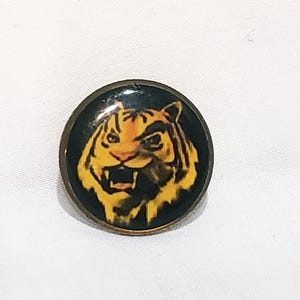 Tiger Head Mouth Open Cat Vintage Pin 3/4&quot; Feline Circle Lapel Hat Tie Tack