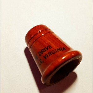 Vintage Wood Thimble Skyline Drive Sperryville Virginia 1&quot; Brązowy
