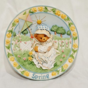Cherished Teddies Spring Plate Season Beauty 1996 Enesco P Hillman 203386  6&quot;