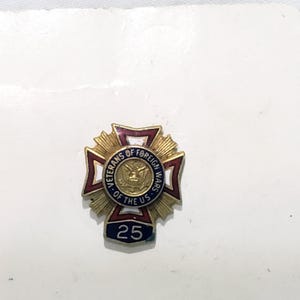 Vintage Veterans of Foreign Wars of the US Military VFW 25 years 1/2&quot; Lapel Pin