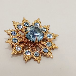 Blue Rhinestones Large Center Burst Brooch 1&quot; Vintage Gold Tone Flower Circular