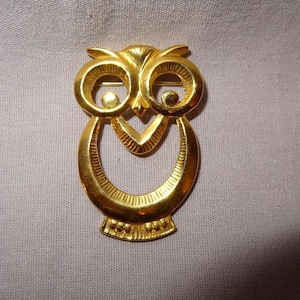 Vintage Owl Pin Brooch Metal Gold Tone Large Eyes