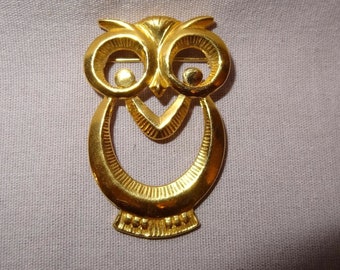 Vintage Owl Pin Brooch Metal Gold Tone Large Eyes