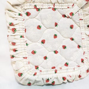 Strawberry Strawberries Cross Stitch Flap Quilted Pot Holder 7.5" NOS Cream Red image 3