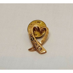 Mother Ribbon Brooch Lapel Pin Gold Tone Vintage .75&quot; Metal