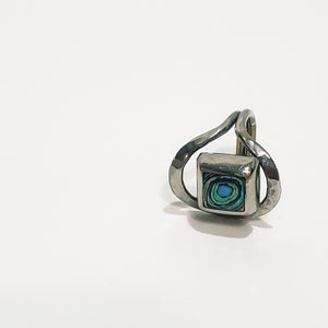 Abalone Silver Tone Looped Metal Ring Square inside Circle Size 5.5