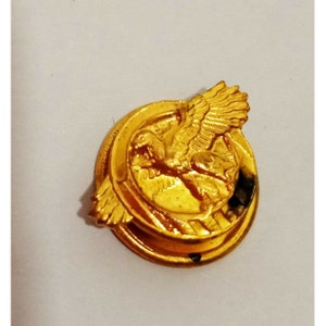 Vintage WWII Ruptured Duck Honorable Discharge Lapel Button Gold Tone 1/2&quot;
