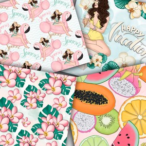 Op de afbeelding: Een digitaal papierpakket met vier verschillende patronen. Het eerste patroon heeft roze flamingo's en de tekst "Summer" die wordt herhaald. Het tweede patroon heeft een vrouw in een gele badpak die een ijsje vasthoudt. Het derde patroon heeft tropische bloemen en bladeren met de tekst "Happy Vacation". Het vierde patroon heeft een verscheidenheid aan tropische vruchten, waaronder papaja, watermeloen, drakenfruit, kiwi en limoen.
