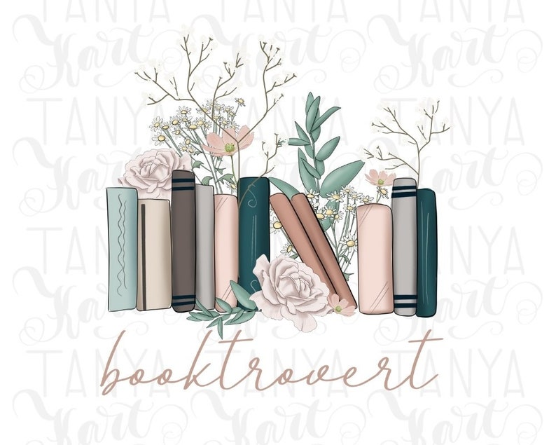 Peut inclure: Une pile de livres avec des accents floraux et le mot "booktrovert" &eacute;crit en dessous. Les livres sont dans des tons de bleu, marron et rose.