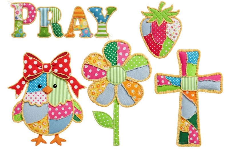 Peut inclure: Appliques en tissu patchwork color&eacute; repr&eacute;sentant le mot &laquo; PRAY &raquo;, un oiseau avec un n&oelig;ud, une fleur, une fraise et une croix. Les motifs pr&eacute;sentent divers motifs et couleurs, notamment des pois et des imprim&eacute;s floraux.
