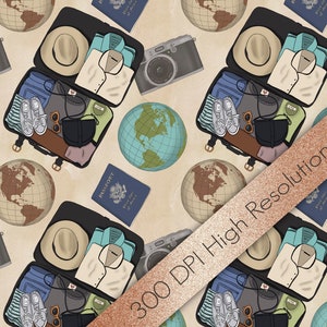 Puede incluir: Un patr&oacute;n sin costuras que presenta una maleta marr&oacute;n llena de art&iacute;culos esenciales para viajar, incluyendo un pasaporte, una c&aacute;mara, un sombrero, una camisa, gafas de sol y un globo terr&aacute;queo. El fondo es de color beige con una textura sutil.