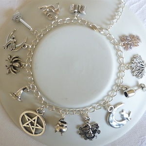 Bracelet Wiccan, bracelet païen, cadeau d’Halloween, bijoux wiccan, fait à la main, cadeau, bijoux pentagramme, bijoux de lune, bijoux de sorcière, bracelet de charme
