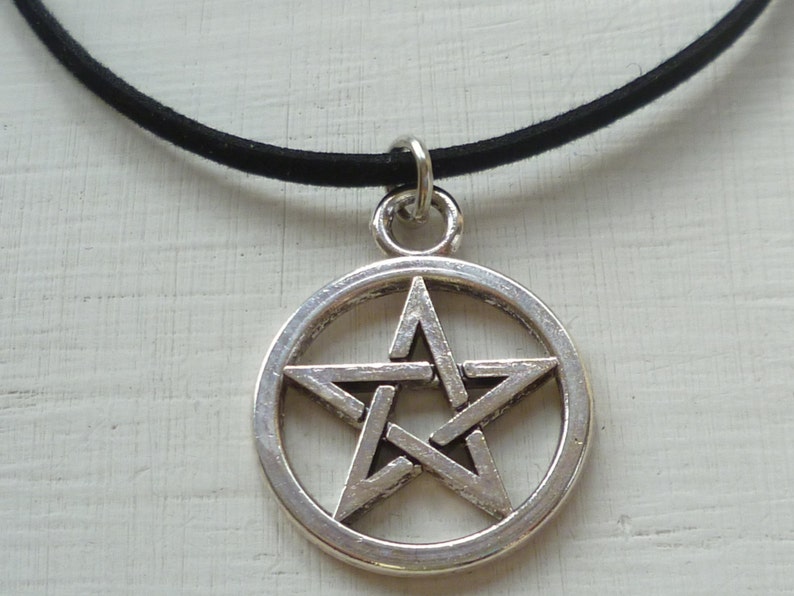 pentacle jewelry,wiccan jewelry,witch jewelry,pagan,choker necklace,black choker,gift,handmade suede choker, Pentagram choker
