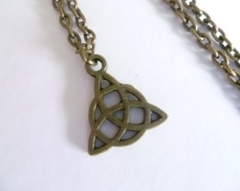 Triquetra necklace,bronze irish knot necklace,wiccan jewelry,celtic jewelry,gift,pagan jewelry,bronze triquetra pendant,triquetra jewellery
