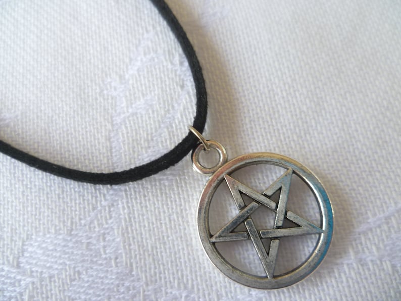 pentacle jewelry,wiccan jewelry,witch jewelry,pagan,choker necklace,black choker,gift,handmade suede choker, Pentagram choker