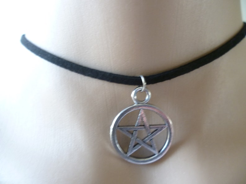 pentacle jewelry,wiccan jewelry,witch jewelry,pagan,choker necklace,black choker,gift,handmade suede choker, Pentagram choker