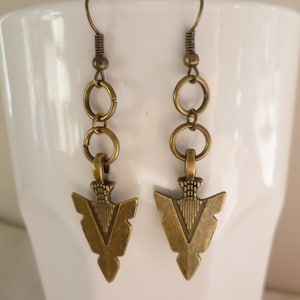 Arrowhead earrings,tribal jewelry,arrow earrings,tribal earrings,gift,handmade,bronze,dangle and drop, dropper earrings,arrowhead charm