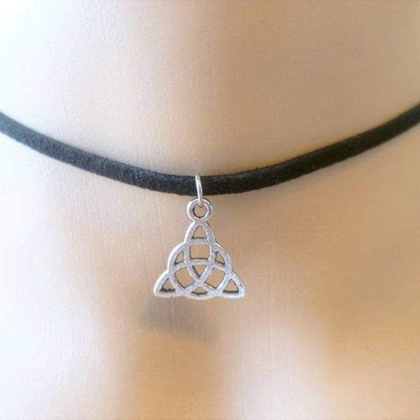 Triquetra choker,triquetra necklace,irish knot,charm necklace,pagan jewellery,wiccan jewelry,gift,celtic,choker necklace,black choker