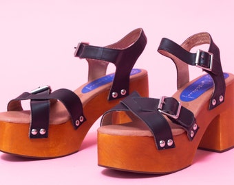 Wooden platform leather sandals 60s 70s style boho bohemian Penny Lane Stevie Nicks style hippie woodstock festival studded clogs shoes