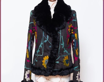 Giacca in vera pelliccia Carlo Tivioli suzani di alta moda assolutamente lussuosa. Cappotto afgano vintage Boho hippie. Cappotto suzani ricamato. Taglia M
