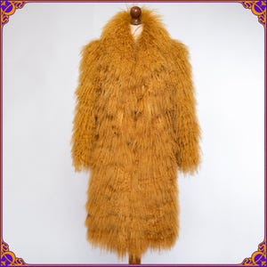ULTRA GLAMOROUS vintage 100% real & curly mongolian lamb fur coat. Shaggy mongolian tibetan sheep fur jacket. STUDIO 54 vibes! Free size