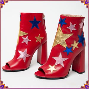 Iconic TOMMY HILFIGER star boots. Leather Metallic Star Ankle Boot Made in Italy. Leather open toe boots. Size US 5.5