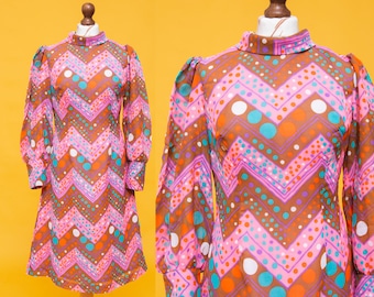 Wunderschönes 1960er 1970er Mod PSYCHEDELIC buntes Kleid. So zauberhaft!