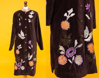 Beautiful 1970s inspired floral embroidered velvet coat. So magical!