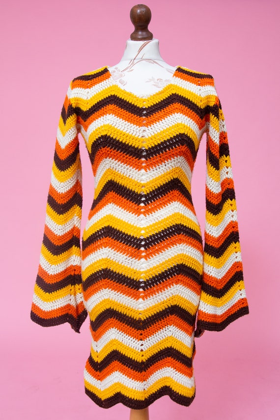 Super groovy vintage 70s crochet dress. SO so mag… - image 6