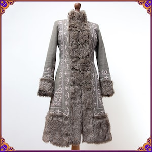 Vintage 70s afghan style faux fur embroidered coat. Boho hippie afghan coat. Almost Famous Coat. Embroidered afghan Penny Lane coat. Size S