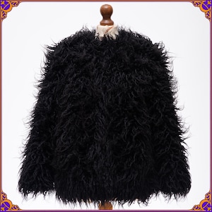 Mega fluffy 70s style STUDIO 54 faux mongolian tibetan lamb fur coat. So glamorous! Shaggy vegan jacket. 70s shag coat. Size S