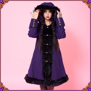 INCRÍVEL VINTAGE RARO The Love Witch casaco vitoriano de lã roxa e pele sintética. Casaco Penny Lane. Casaco estilo era eduardiana muito original. Tamanho L