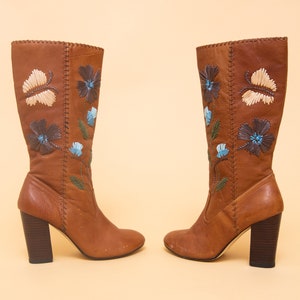 Penny Lane vegan embroidered boots! Magical 1960s 1970s go go style faux leather hippie boots with floral embroidery. Soooo dreamy....