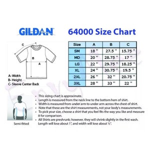 Peut inclure: Un tableau des tailles pour les t-shirts Gildan 64000. Le tableau indique les mesures de la largeur, de la hauteur et du dos du centre de la manche du t-shirt en pouces pour les tailles S &agrave; 3XL.