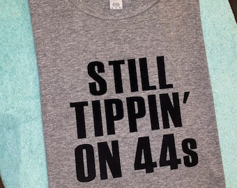 T-shirt souple unisexe personnalisé inspiré de Mike Jones, Houston Still Tippin