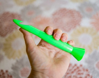 15mm Crochet Hook, 3D Printed Jumbo Crochet Hook, Slime Green Edition, gift for crocheter