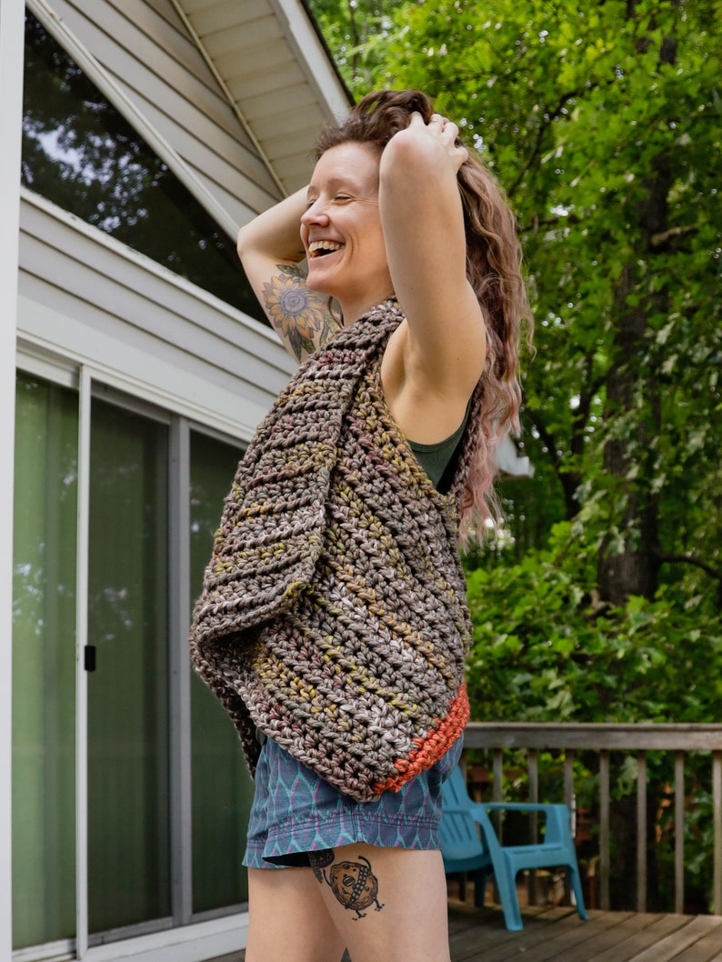 Simple Chunky Crochet Sleeveless Pocket Wrap Pattern, Beginner Crochet Sweater Vest Pattern, Super Bulky Yarn image 2