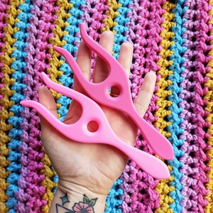 Lucet Fork, 3D Printed I-Cord Maker, Gift for Crocheter, knitter or crafter, Stocking stuffer Hot Pink