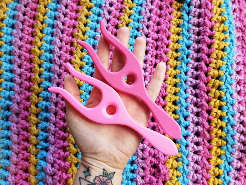 Lucet Fork, 3D Printed I-Cord Maker, Gift for Crocheter, knitter or crafter, Stocking stuffer Hot Pink