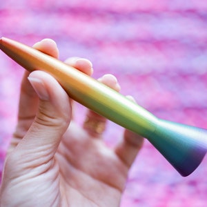 Ergonomic Rainbow Ombre Crochet Hook, 3D Printed Hybrid Crochet Hook, Tapered Style Metal Crochet Hook, Gift for crocheter image 8