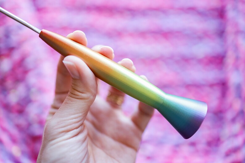 Ergonomic Rainbow Ombre Crochet Hook, 3D Printed Hybrid Crochet Hook, Tapered Style Metal Crochet Hook, Gift for crocheter image 8