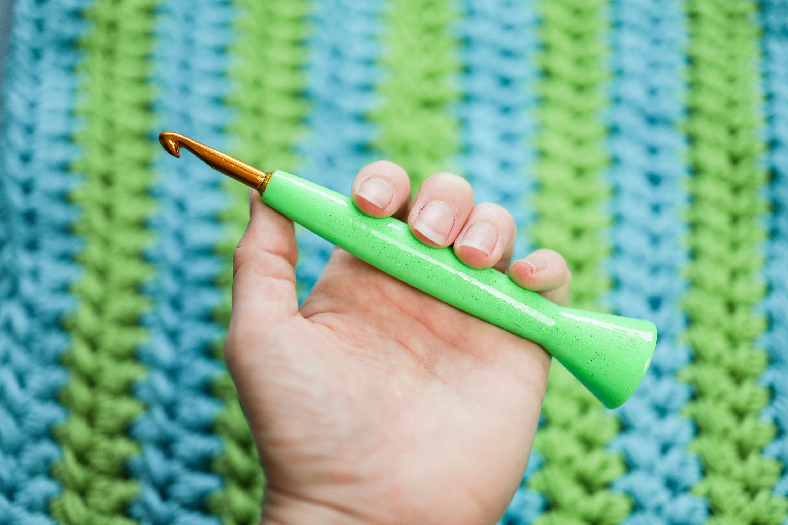 6.5mm Ergonomic Crochet Hook, 3D Printed Hybrid Tapered Style Metal Crochet  Hook, Neon Green Glitter Edition, Gift for Crocheter 