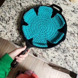 Pot and Pan Protectors Crochet Pattern, Beginner Friendly Easy Chunky Pan Dividers, Super Bulky Yarn Housewarming Gift Project image 8