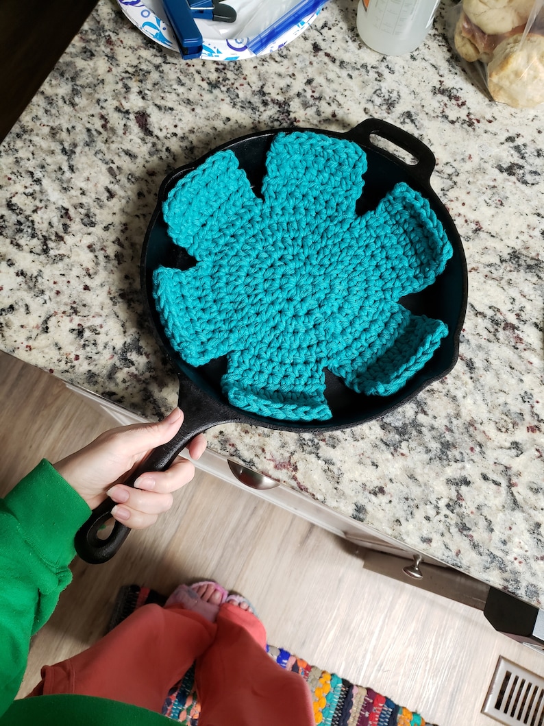 Pot and Pan Protectors Crochet Pattern, Beginner Friendly Easy Chunky Pan Dividers, Super Bulky Yarn Housewarming Gift Project image 8
