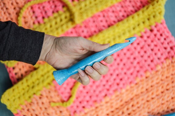 Jumbo Plastic Crochet Hook 8 size Q, #9