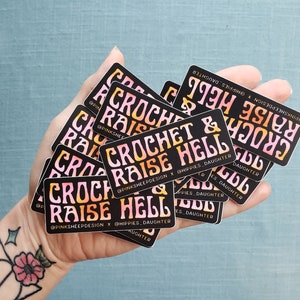 Crochet et autocollant Raise Hell, autocollants pour ordinateur portable drôles de fil de vie, cadeau pour crocheteur
