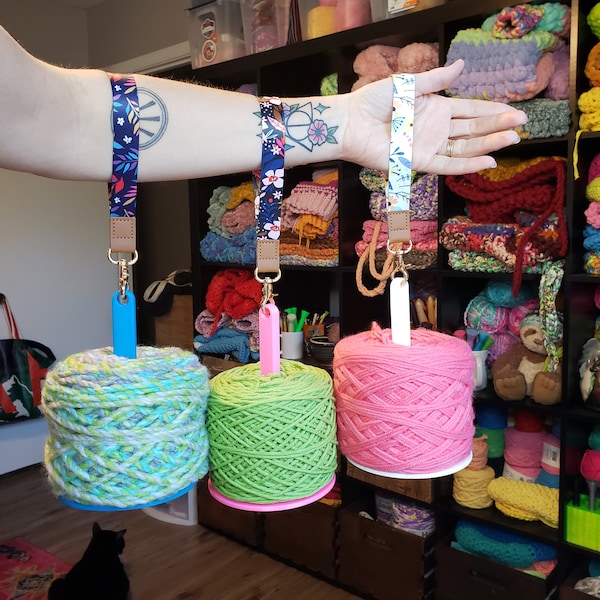 Portable Yarn Holder, Travel Wrist Hanging Yarn Cake Dispenser, Gift for Crocheter