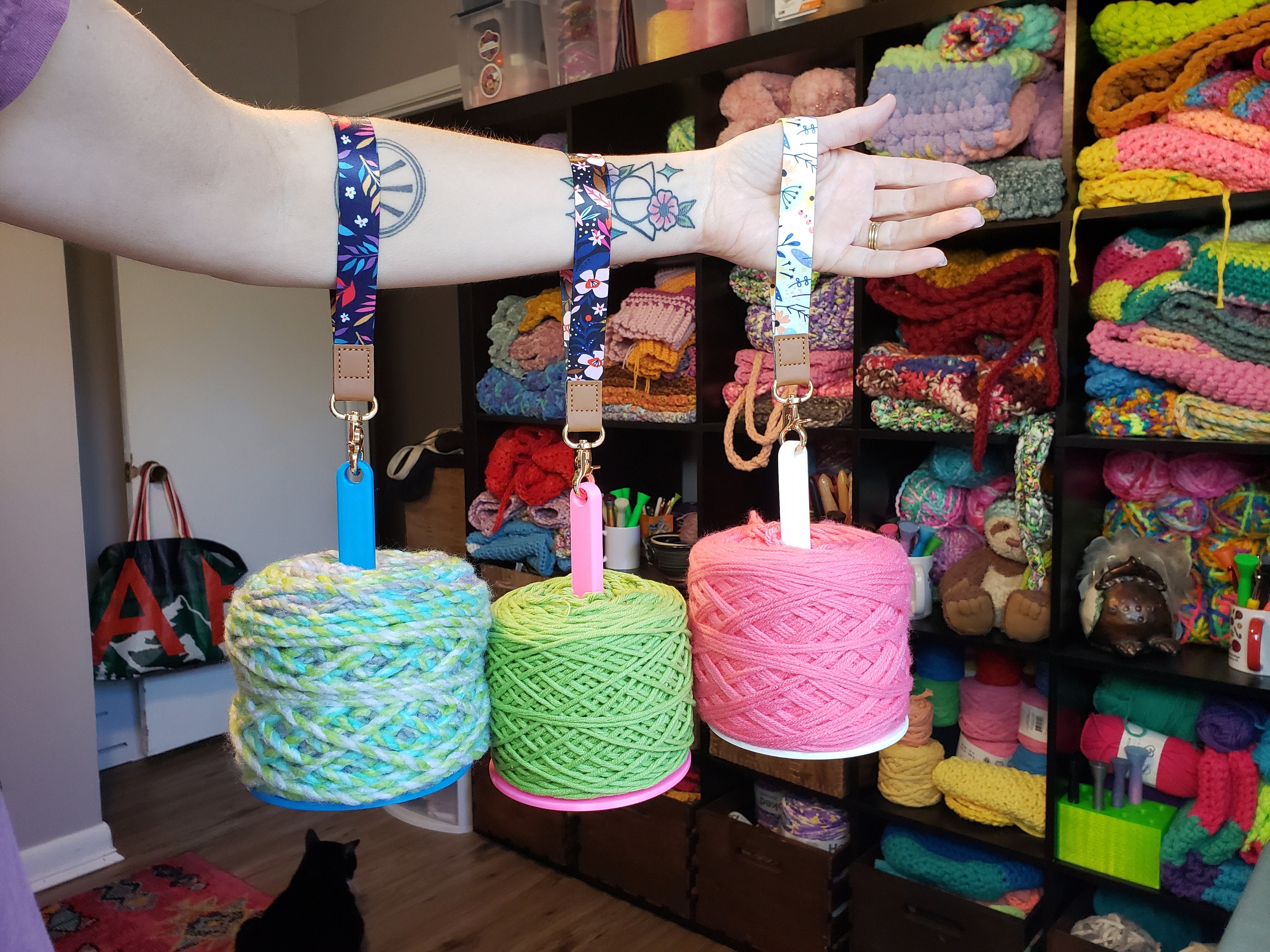 Portable Yarn Holder, Travel Wrist Hanging Yarn Cake Dispenser, Gift for Crocheter