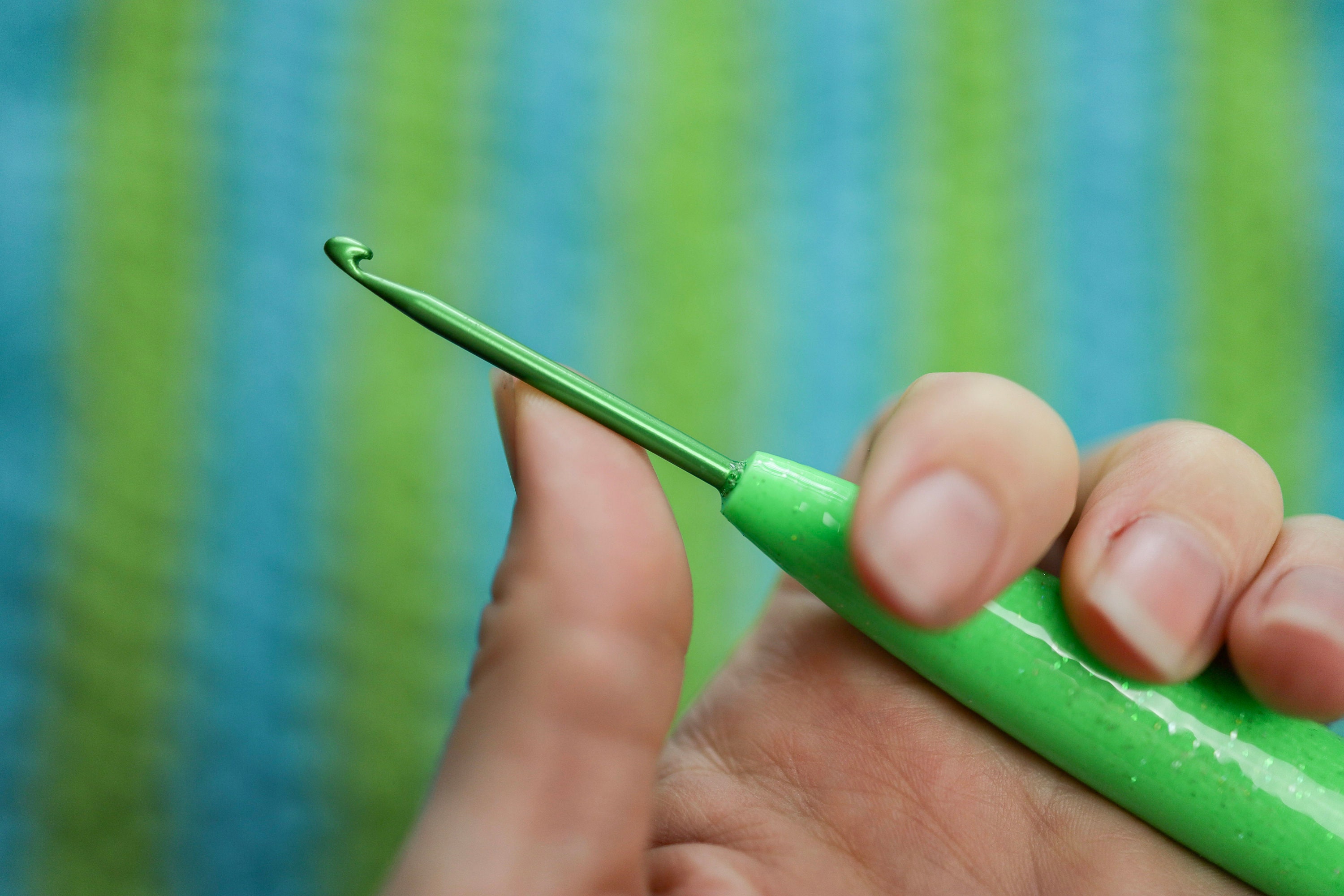 25mm Ergonomic Crochet Hook, 3D Printed Jumbo Crochet Hook, Neon Green  Sparkle Edition, Gift for Crocheter 